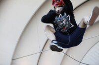 東京・代々木公園野外ステージで開催されたThis is Not a Businessのフリーライブの様子。