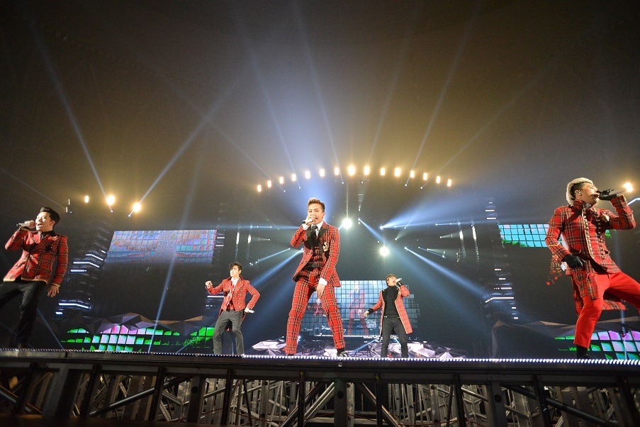 「BIGBANG JAPAN DOME TOUR 2013～2014」の様子。