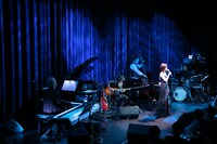 柴田淳「Jun Shibata Blue Note & Billboard Live Tour 2013」の様子。