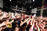 「Welcome![Champagne]LIVE」ライブの様子。（photo by hajime kamiiisaka）