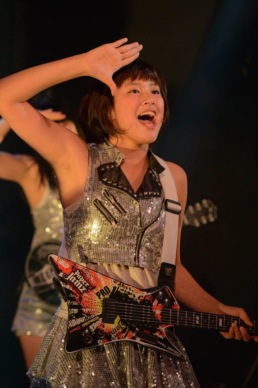三上真依