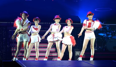12月22日に東京・日本武道館で行われた東京女子流のワンマンライブ「TOKYO GIRLS′ STYLE『LIVE AT BUDOKAN 2013』」の様子。