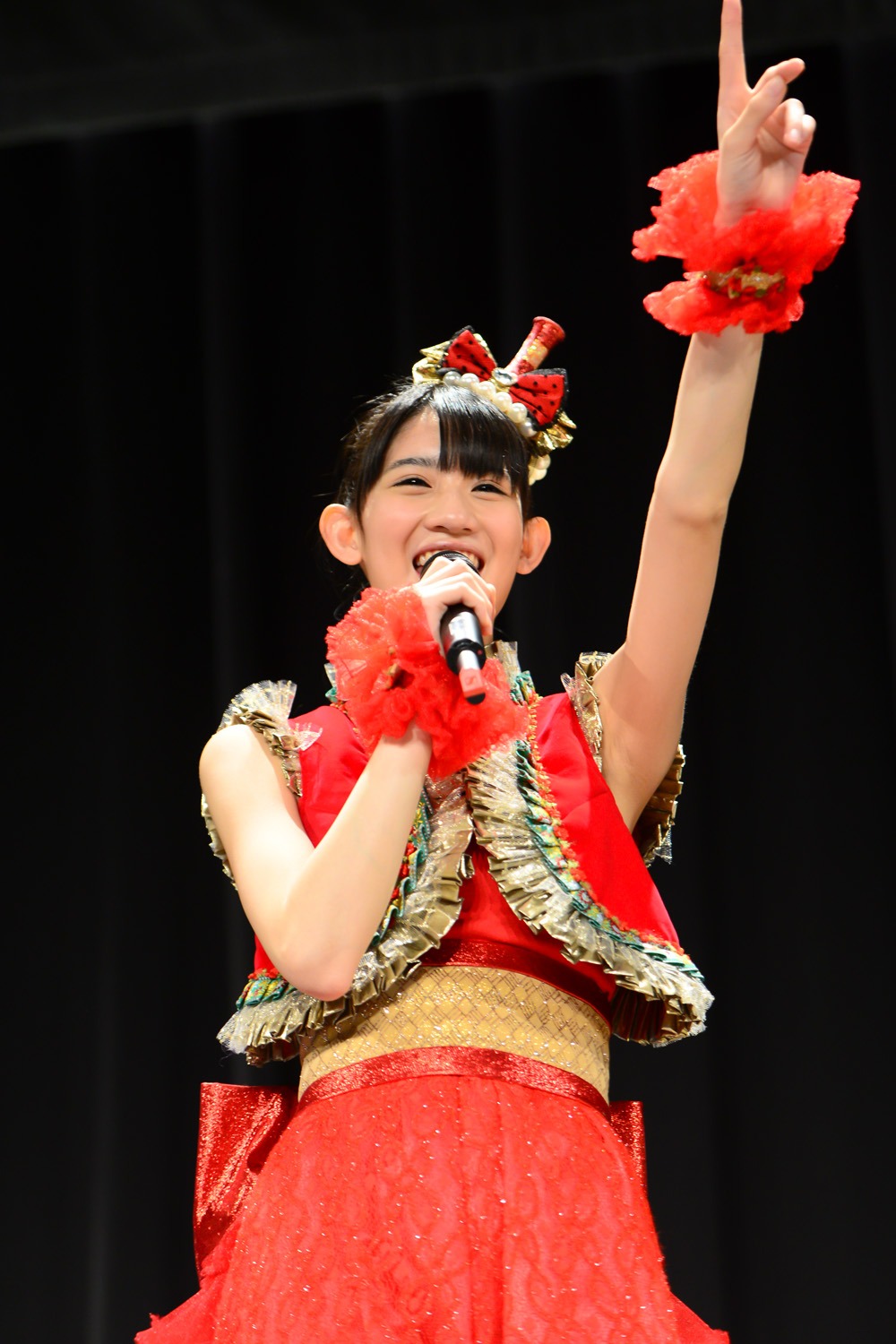 秋本帆華