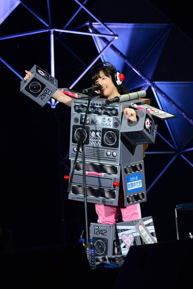 1月に足を負傷した際には歌とトークのみでステージに参加した佐々木彩夏。