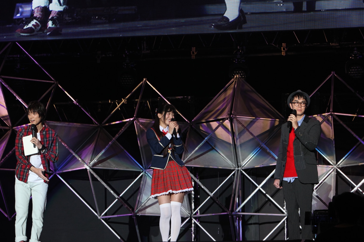 「アニメ紅白歌合戦 Vol.3」開演直前の様子。左から吉田尚記アナ、井上喜久子、ヒャダイン。