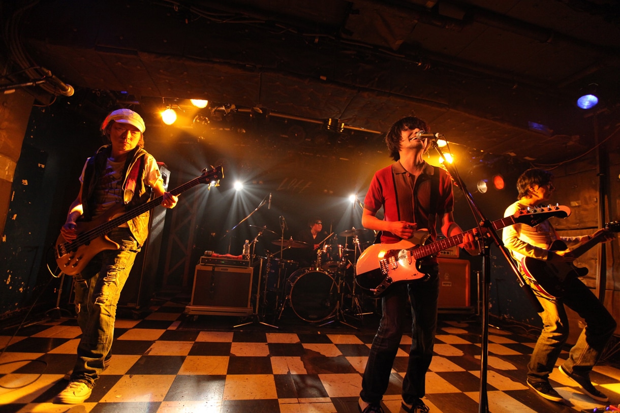 「the pillows 25th Anniversary NEVER ENDING STORY "Do You Remember The 1st Movement?"」での第1期the pillowsメンバー。