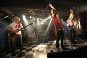 「the pillows 25th Anniversary NEVER ENDING STORY "Do You Remember The 1st Movement?"」での第1期the pillowsメンバー。