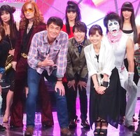 収録後の記念撮影の様子。