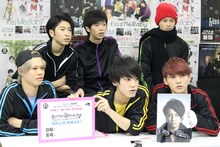 超特急のUstream番組「一気にikki!!!!!i!!を知っちゃおう！ Vol.1」のワンシーン。