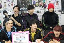 超特急のUstream番組「一気にikki!!!!!i!!を知っちゃおう！ Vol.1」のワンシーン。