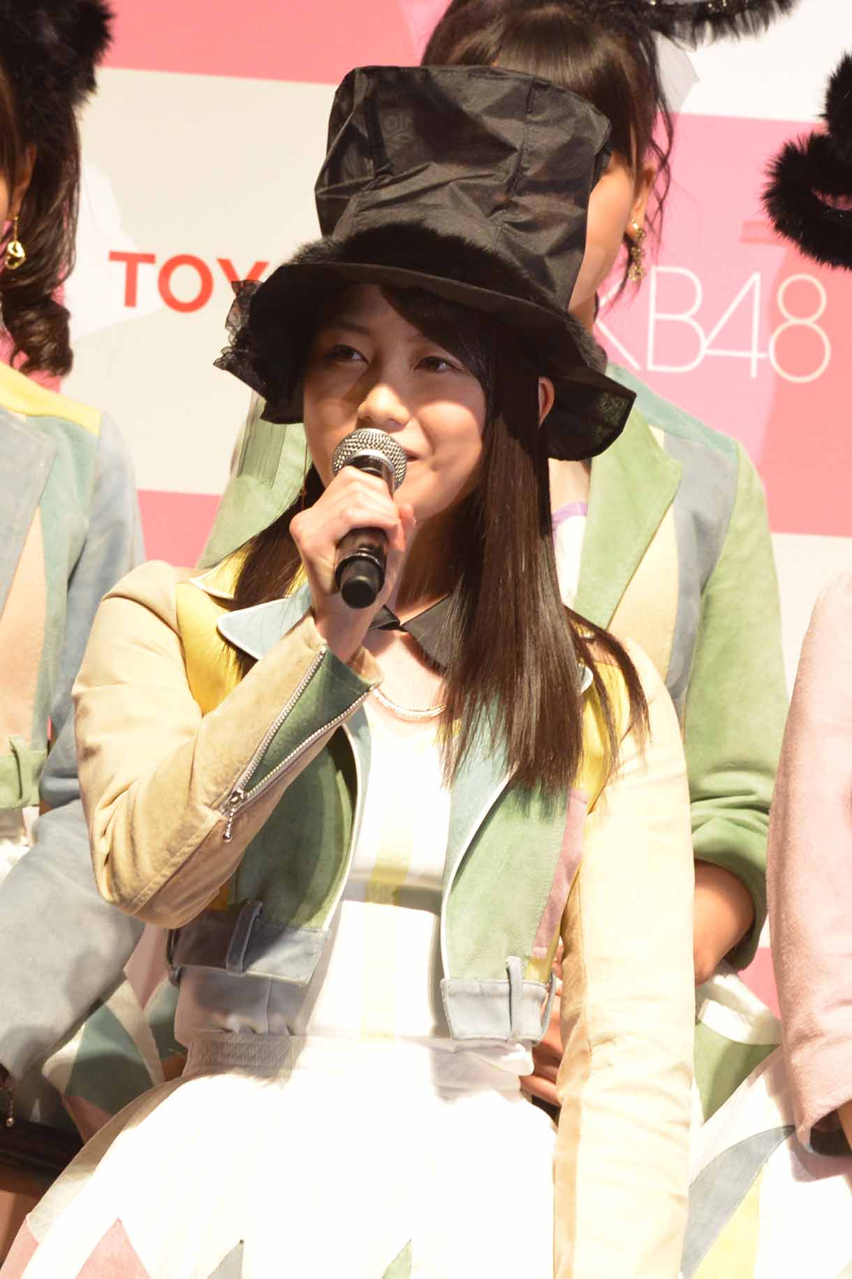 横山由依