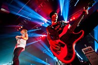 左からMasato（Vo）、RxYxO（B）。（Photo by KOHI）