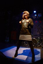 気合を入れる南波志帆。