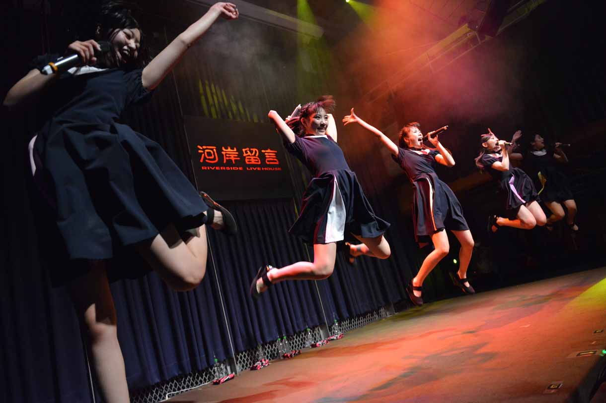 「KAWAII POP FES by＠JAM in台湾」Dorothy Little Happyのライブの様子。
