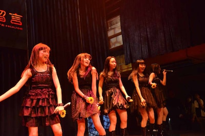 「KAWAII POP FES by＠JAM in台湾」東京女子流のライブの様子。