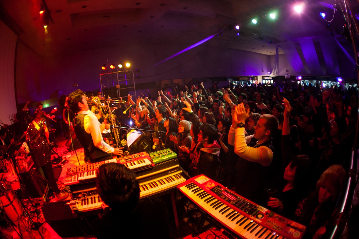 cro-magnon Orchestra （Photo by Takanori Tsukiji [STARSERVERCLUB]）
