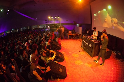 GAGLEのライブ時の様子。 （Photo by Takanori Tsukiji [STARSERVERCLUB]）