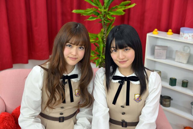 左から松村沙友理、中田花奈。