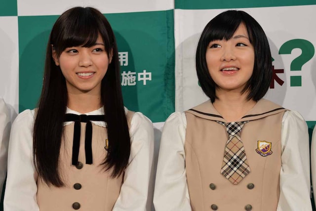 左から西野七瀬、生駒里奈。