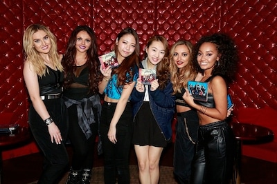 Little Mixと対面を果たしたFlowerの武藤千春と重留真波。