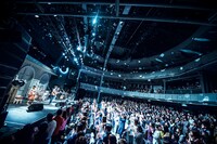 D.W.ニコルズ「『SUNRISE』リリース記念 2014 ニューイヤーコンサート in TOKYO」の様子。（撮影：田中聖太郎）