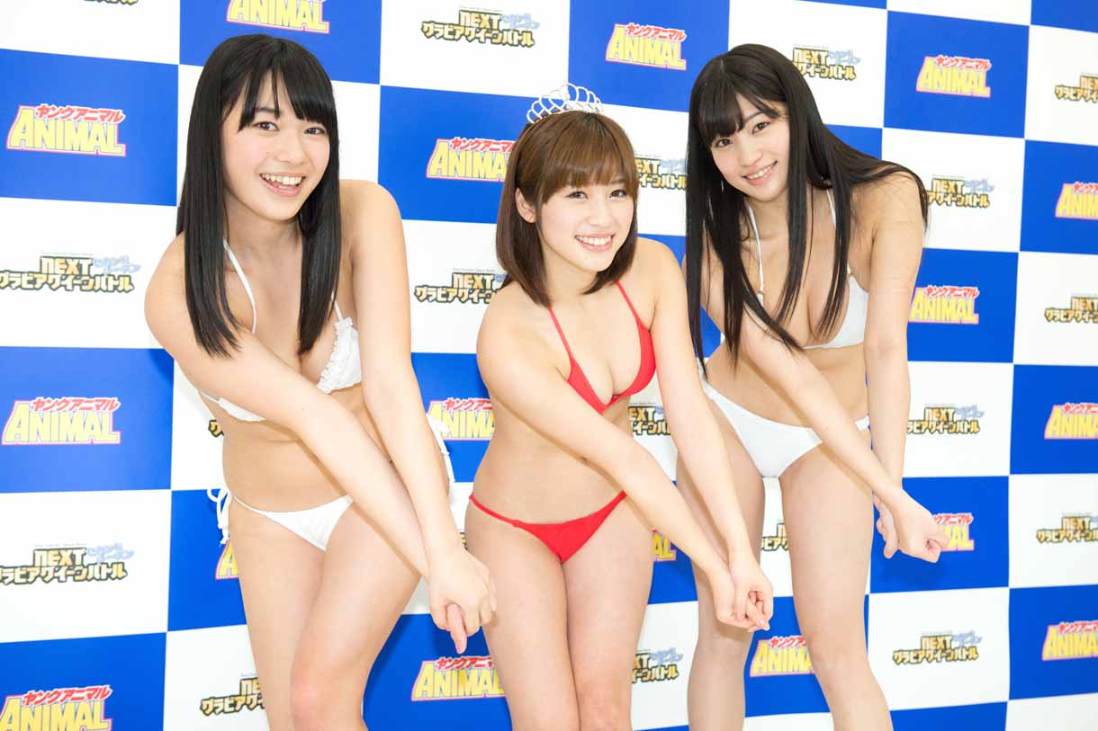 左から山中知恵、仙石みなみ、高崎聖子。
