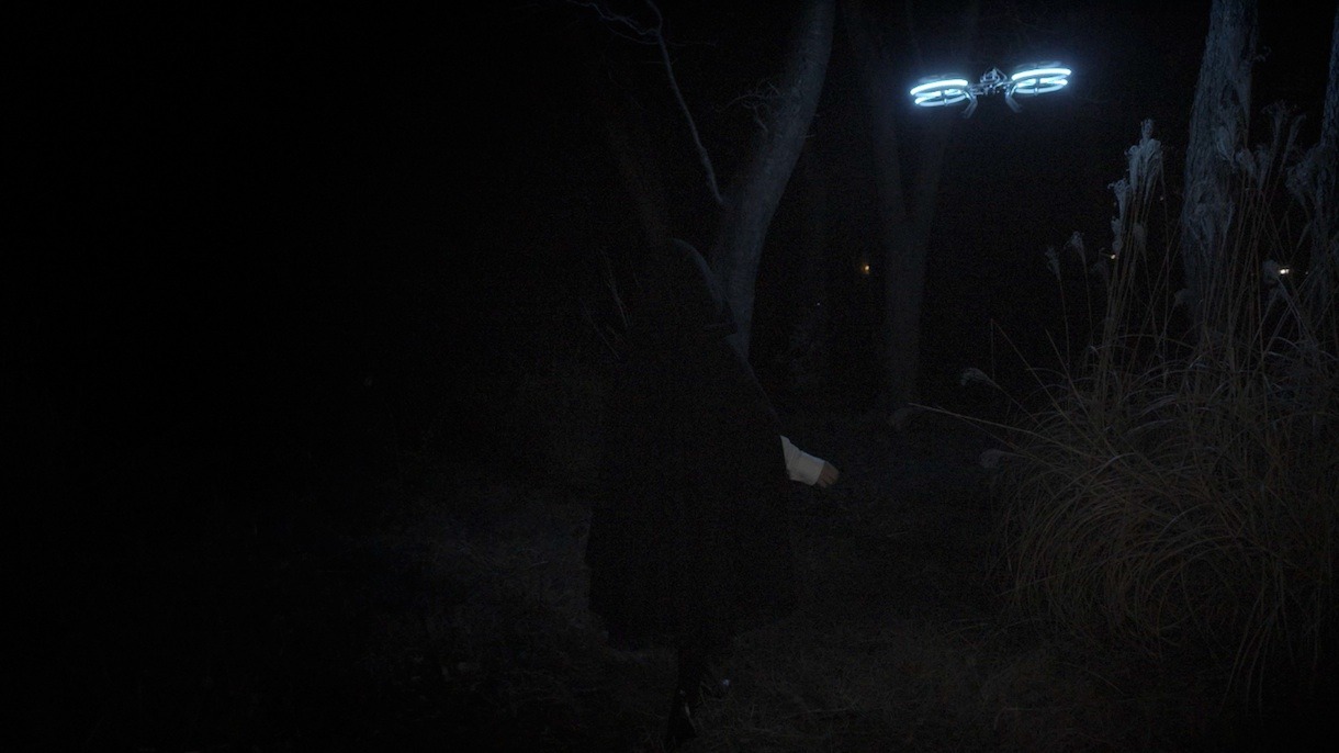 やくしまるえつこ「X次元へようこそ」PVのワンシーン。