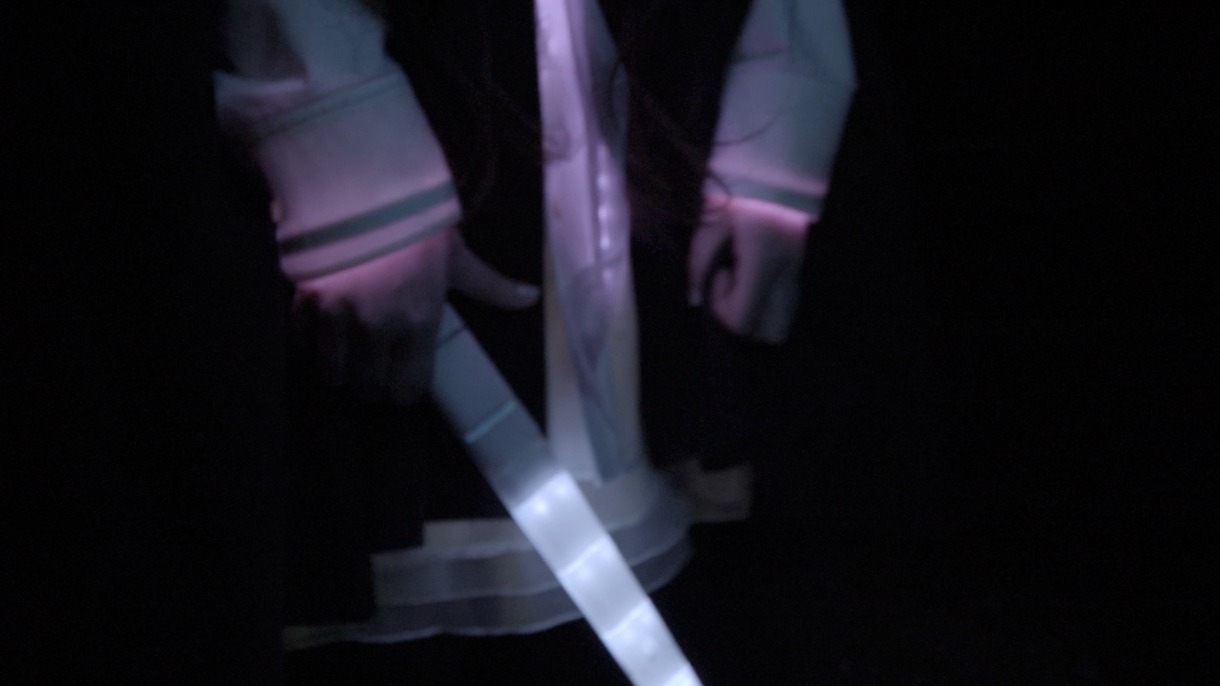 やくしまるえつこ「X次元へようこそ」PVのワンシーン。