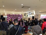 佐賀・イオンモール佐賀大和でのVictoryイベントライブの様子。