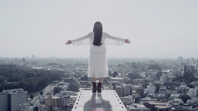 miwa「Faith」ビデオクリップのワンシーン。