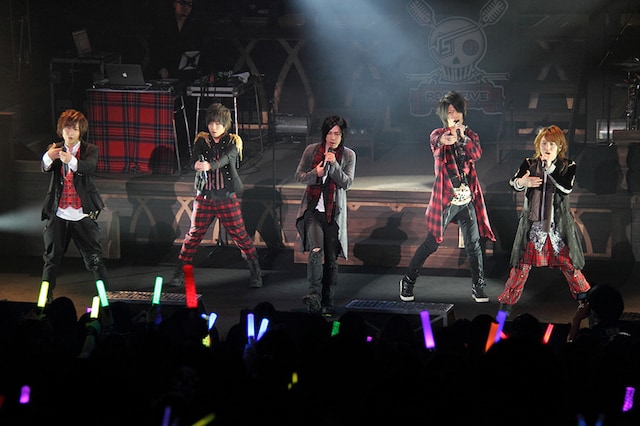 「√5 -ROOT FIVE- "Love Treasure" TOUR 2014 -STORYLIVE SIDE-」福岡公演の様子。左からけったろ、koma'n、蛇足、みーちゃん、ぽこた。