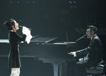 左から加藤ミリヤ、槇原敬之。