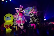 きゃりーぱみゅぱみゅ「ASOBINITE!!! KYARY PAMYU PAMYU 21st BIRTHDAY SPECIAL」出演時の様子。