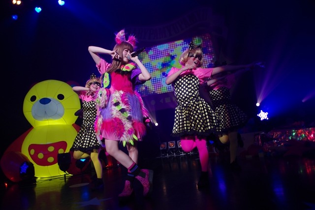きゃりーぱみゅぱみゅ「ASOBINITE!!! KYARY PAMYU PAMYU 21st BIRTHDAY SPECIAL」出演時の様子。