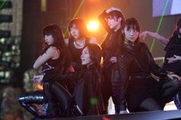 「GALAXY of DREAMS」を披露するGALAXY of DREAMS。 (c)AKS