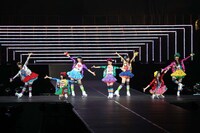 「RUN RUN RUN」を披露するSKE48。 (c)AKS