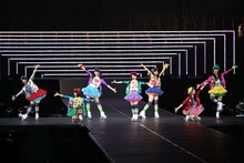 「RUN RUN RUN」を披露するSKE48。 (c)AKS