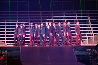 「Darkness」を披露するSKE48、WORLD ORDER。 (c)AKS