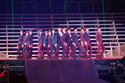 「Darkness」を披露するSKE48、WORLD ORDER。 (c)AKS