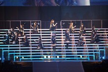 「強がり時計」を披露するSKE48。 (c)AKS