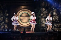 「フィンランド・ミラクル」を披露するSKE48。 (c)AKS