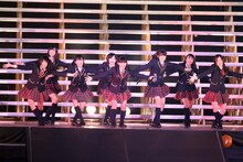 「チャイムはLOVE SONG」を披露するSKE48ドラフト生。 (c)AKS