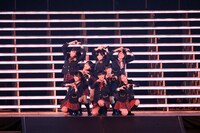 「チャイムはLOVE SONG」を披露するSKE48ドラフト生。 (c)AKS