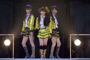 「Glory days」を披露するSKE48。 (c)AKS