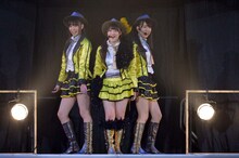 「Glory days」を披露するSKE48。 (c)AKS