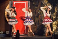 「フィンランド・ミラクル」を披露するSKE48。 (c)AKS