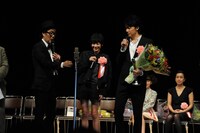 映画「そして父になる」の裏話を語るリリー・フランキー、真木よう子、福山雅治。