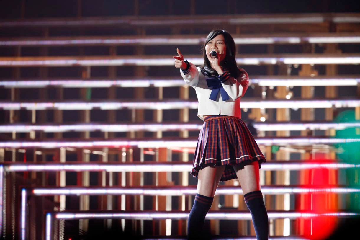 「大声ダイヤモンド」をソロ歌唱する松井珠理奈。 (c)AKS