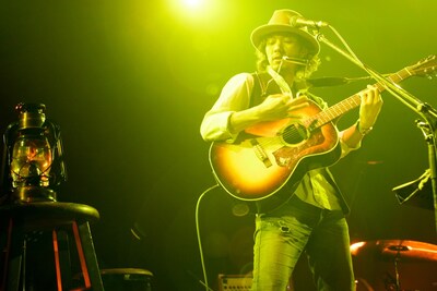 Caravan「Caravan LIVE EXTRA SPECIAL 2014 "新年祭"」の様子。（photo by susie）