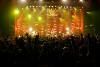 Caravan「Caravan LIVE EXTRA SPECIAL 2014 "新年祭"」の様子。（photo by susie）